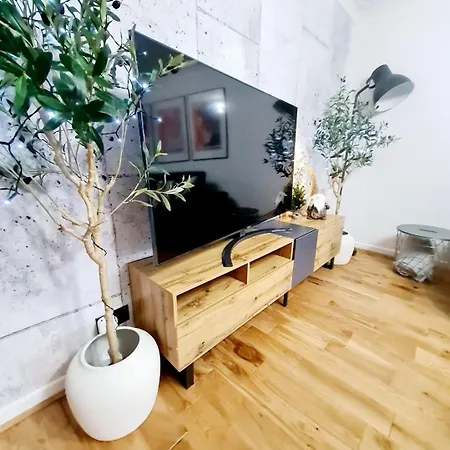 Bright 3Br Walking Distance To Town - Free Parking Apartment Glasgow Exterior photo