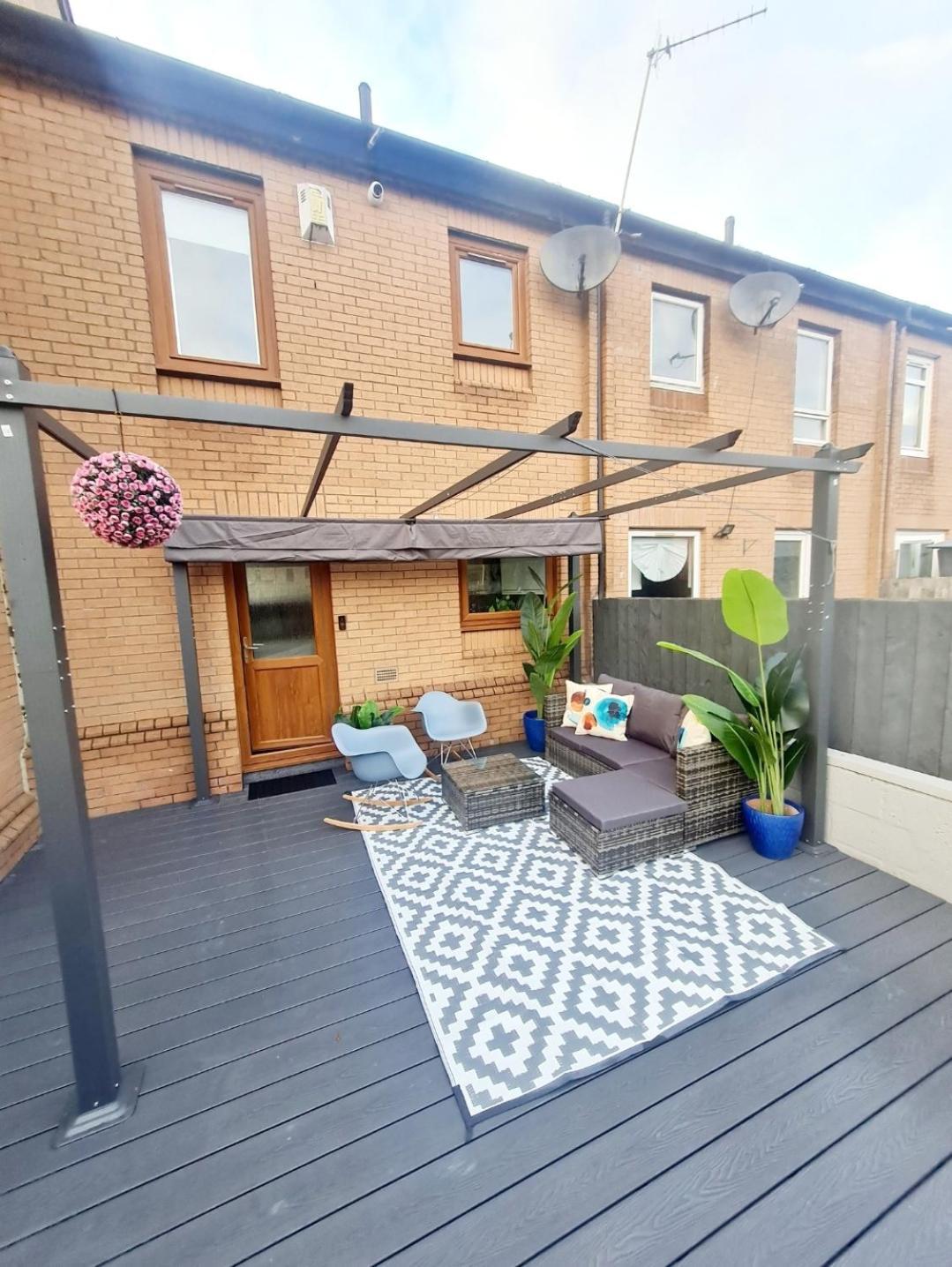 Bright 3br Walking Distance To Town - Free Parking *